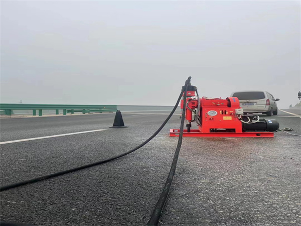 泰丰办事处马路路基路面开裂下沉注浆加固灌浆