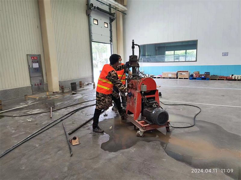 泰丰办事处厂房地面下沉塌陷注浆加固施工